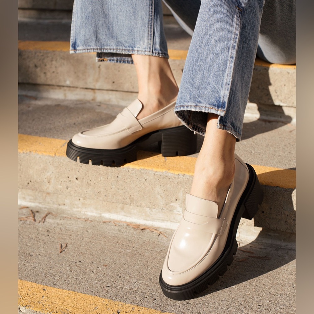 Stuart Weitzman SoHo loafer, Beige